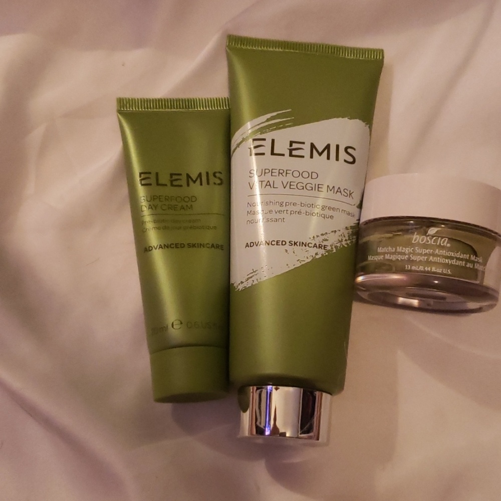 NWT Elemis skincare set